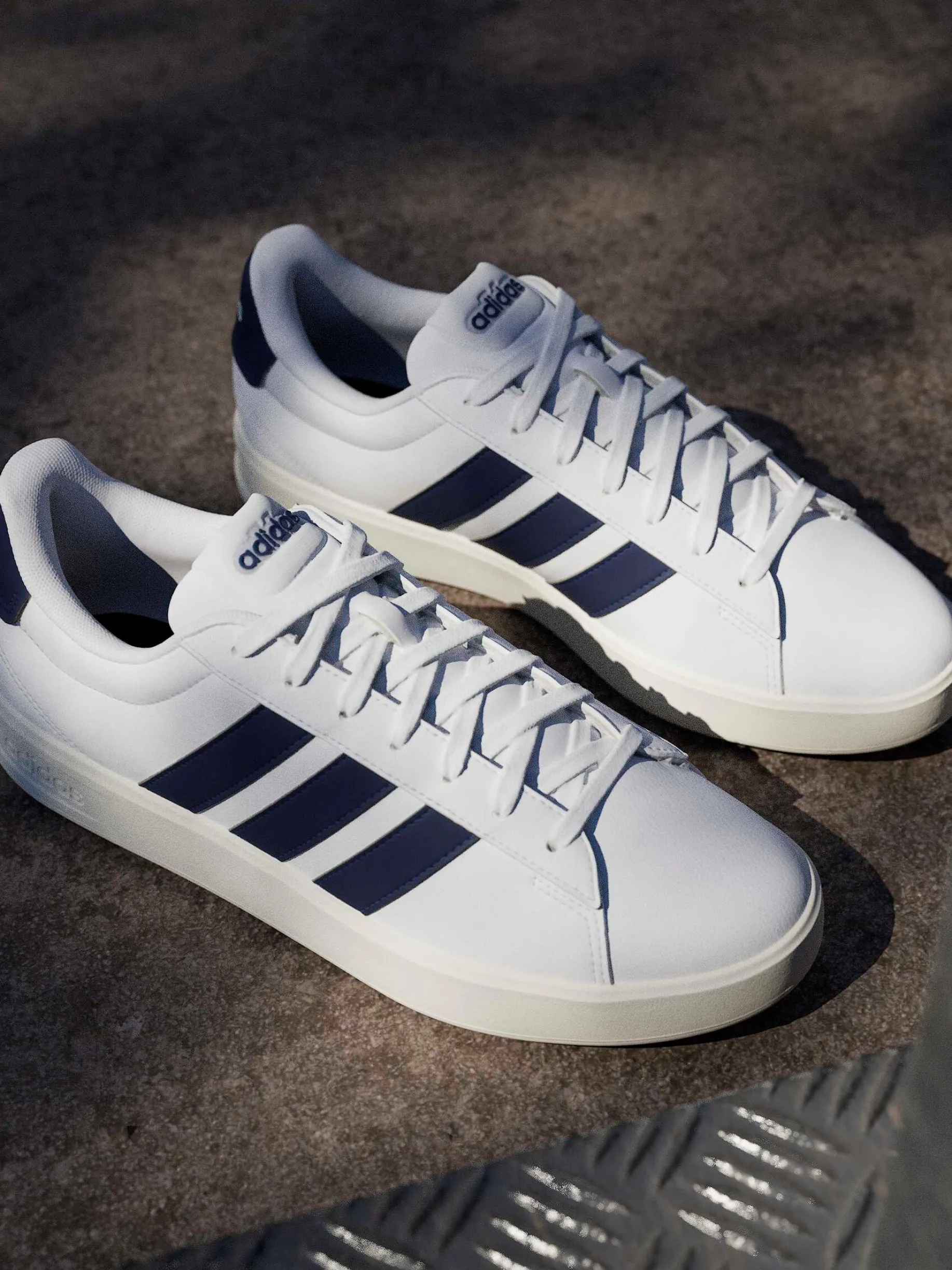 ADIDASgrand court 3.0