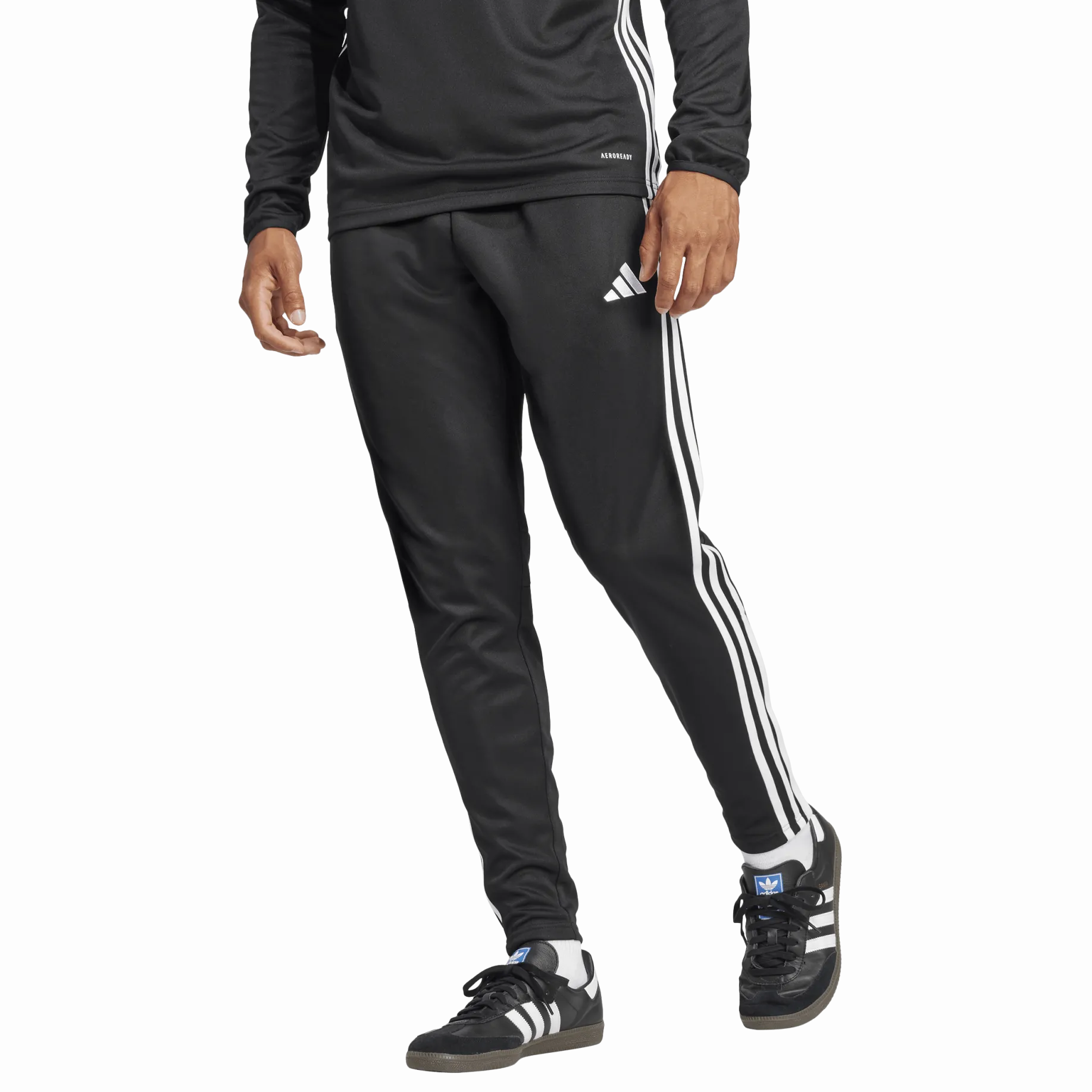 ADIDAStiro es pnt