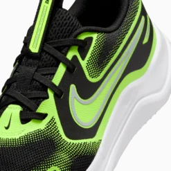 NIKEnike cosmic runner big kids' road r