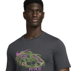NIKEnk tee wildcard m
